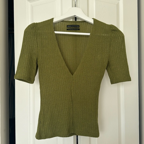 Top - Picture 1 of 2